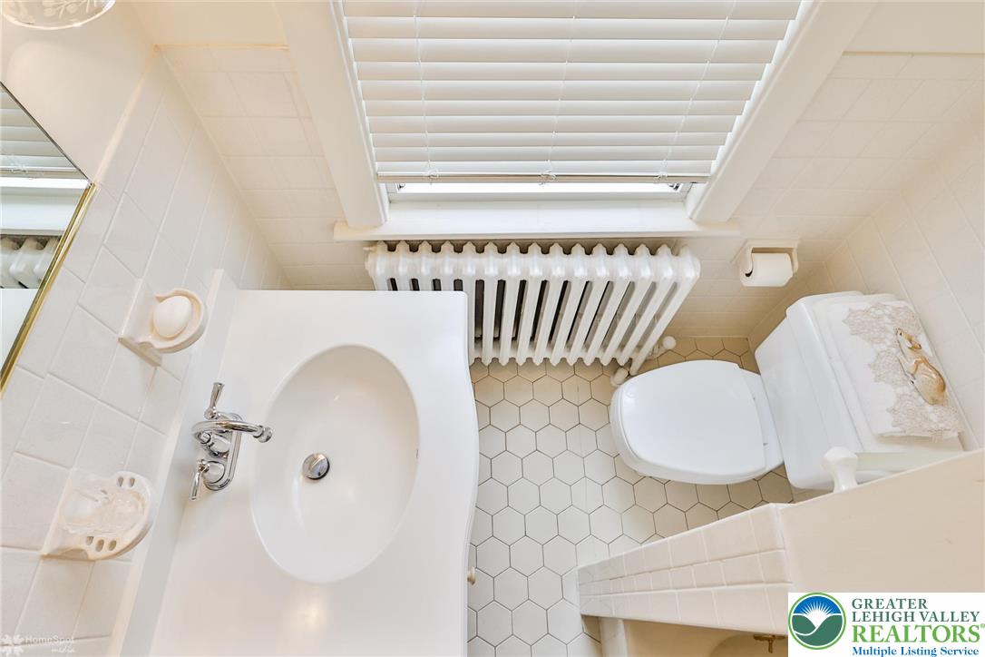 Wilson Boro, Pennsylvania 18042, United States, 3 Bedrooms Bedrooms, ,1 BathroomBathrooms,Residential,Pending,201942