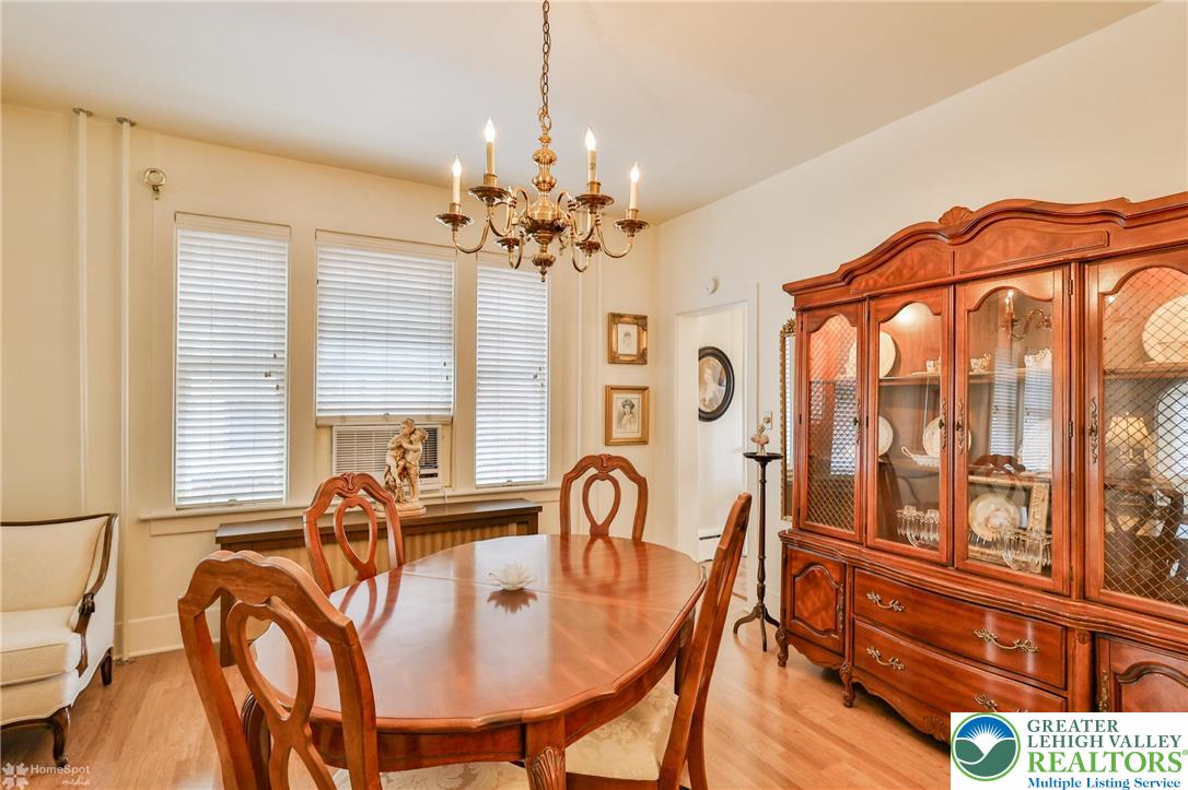 Wilson Boro, Pennsylvania 18042, United States, 3 Bedrooms Bedrooms, ,1 BathroomBathrooms,Residential,Pending,201942