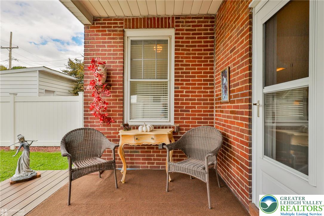 Wilson Boro, Pennsylvania 18042, United States, 3 Bedrooms Bedrooms, ,1 BathroomBathrooms,Residential,Pending,201942