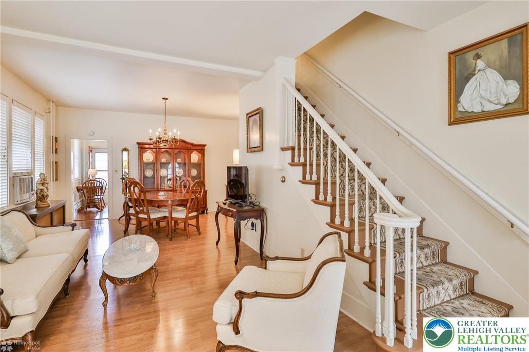 Wilson Boro, Pennsylvania 18042, United States, 3 Bedrooms Bedrooms, ,1 BathroomBathrooms,Residential,Pending,201942