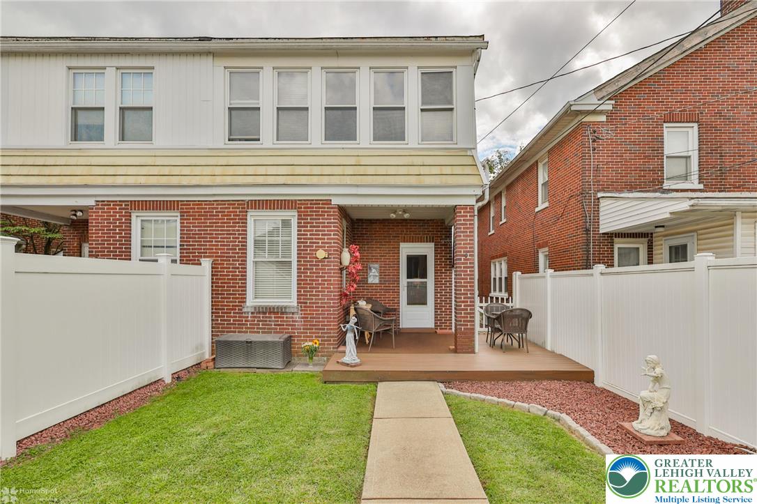 Wilson Boro, Pennsylvania 18042, United States, 3 Bedrooms Bedrooms, ,1 BathroomBathrooms,Residential,Pending,201942