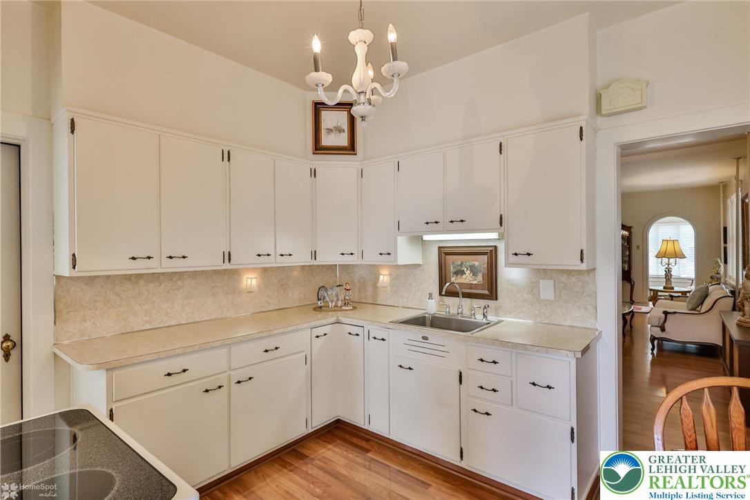 Wilson Boro, Pennsylvania 18042, United States, 3 Bedrooms Bedrooms, ,1 BathroomBathrooms,Residential,Pending,201942