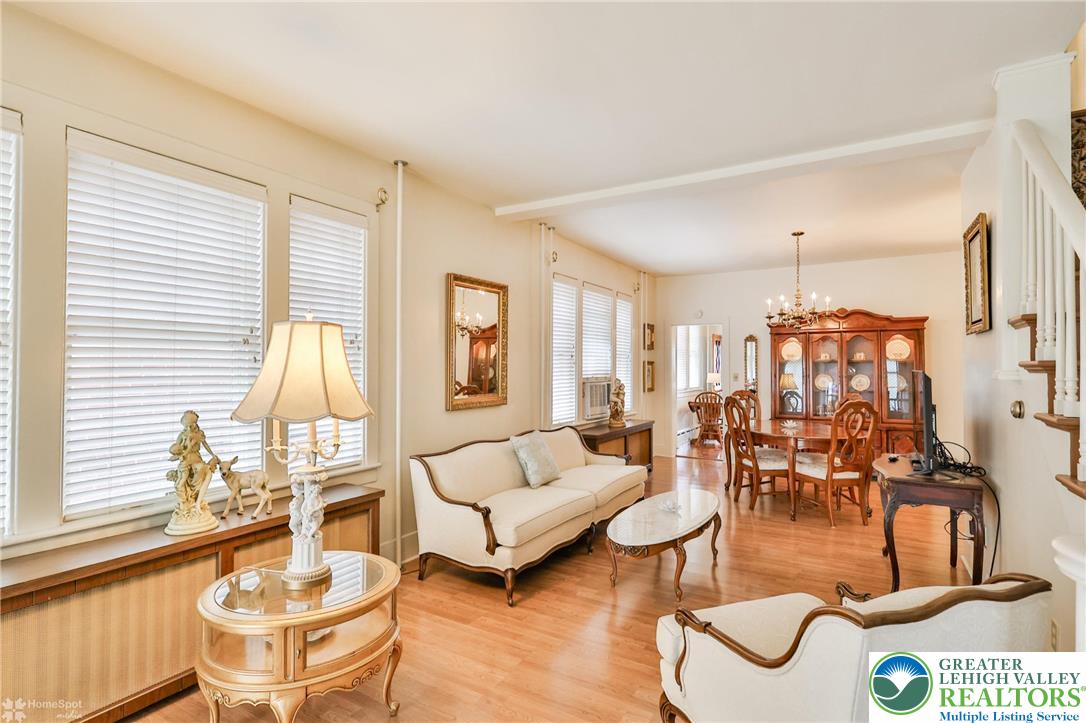 Wilson Boro, Pennsylvania 18042, United States, 3 Bedrooms Bedrooms, ,1 BathroomBathrooms,Residential,Pending,201942