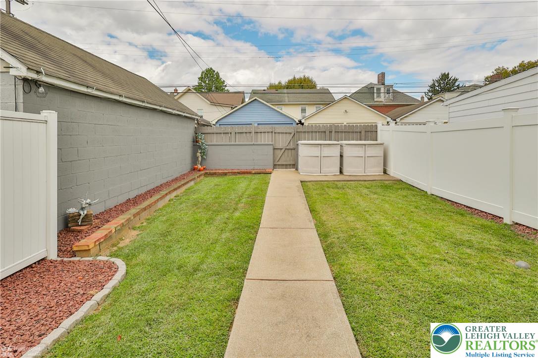 Wilson Boro, Pennsylvania 18042, United States, 3 Bedrooms Bedrooms, ,1 BathroomBathrooms,Residential,Pending,201942