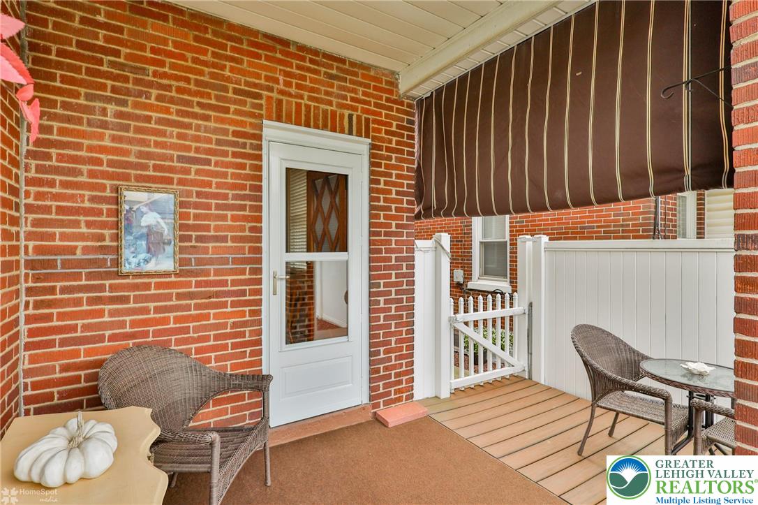 Wilson Boro, Pennsylvania 18042, United States, 3 Bedrooms Bedrooms, ,1 BathroomBathrooms,Residential,Pending,201942