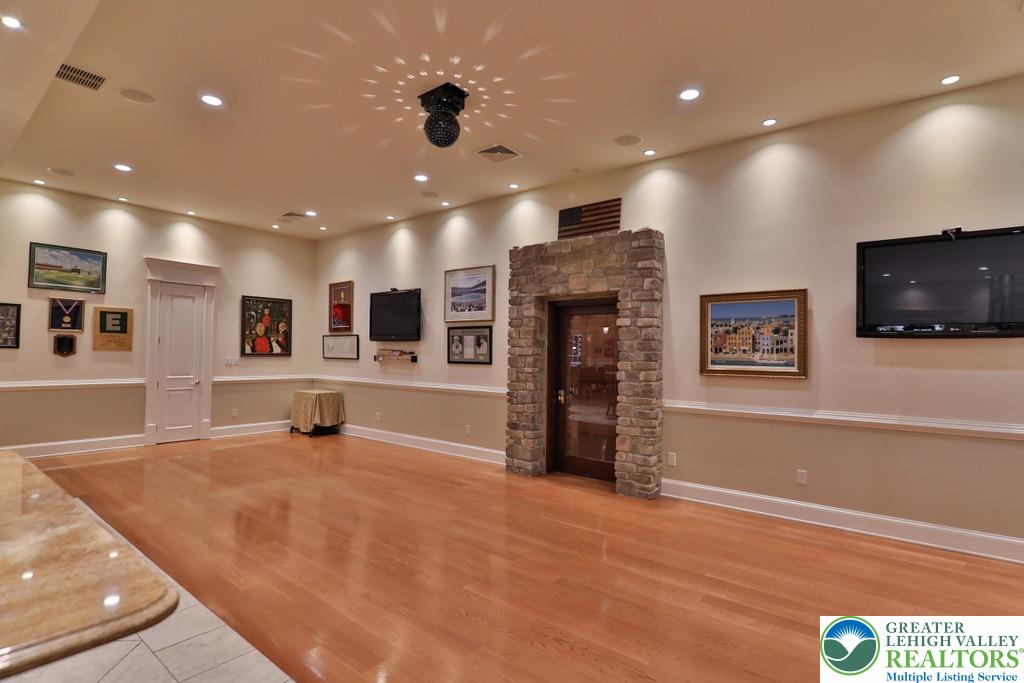 Upper Saucon Twp, Pennsylvania, 18034, United States, 6 Bedrooms Bedrooms, ,12 BathroomsBathrooms,Residential,Active,1885031