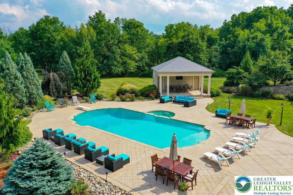 Upper Saucon Twp, Pennsylvania, 18034, United States, 6 Bedrooms Bedrooms, ,12 BathroomsBathrooms,Residential,Active,1885031