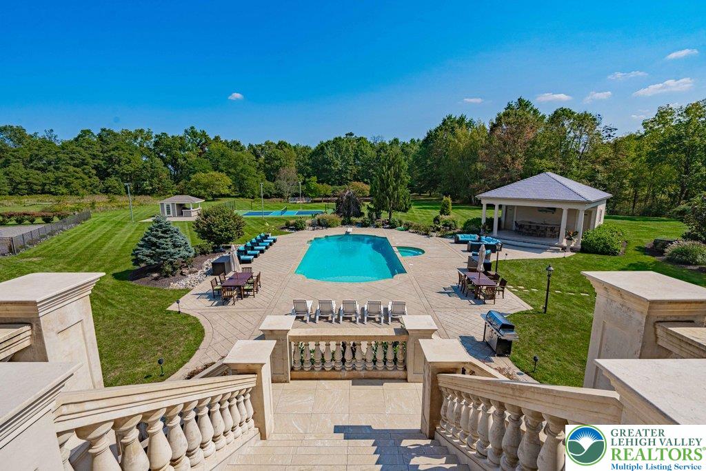 Upper Saucon Twp, Pennsylvania, 18034, United States, 6 Bedrooms Bedrooms, ,12 BathroomsBathrooms,Residential,Active,1885031