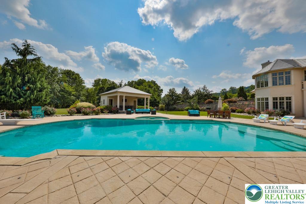 Upper Saucon Twp, Pennsylvania, 18034, United States, 6 Bedrooms Bedrooms, ,12 BathroomsBathrooms,Residential,Active,1885031