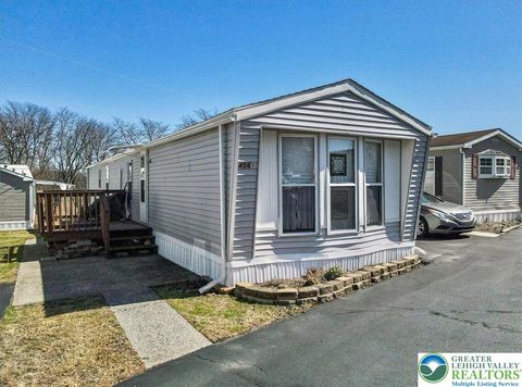 Photo of 4561 Homestead Drive, Whitehall, PA 18037 (MLS # 765997) Photo of 4561 Homestead Drive, Whitehall, PA 18037 (MLS # 765997)