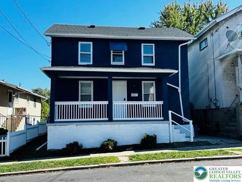 Photo of 431 4th Avenue, Lackawanna, PA 18505 (MLS # 772789)