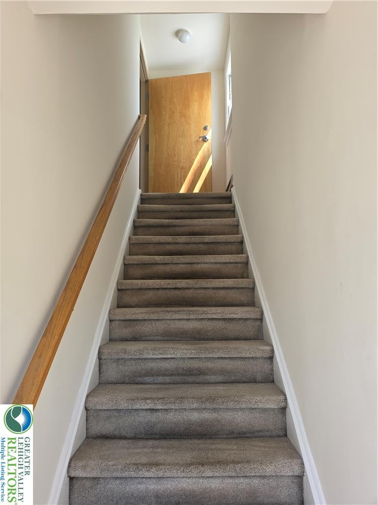 822 Main Street 2 upstairs