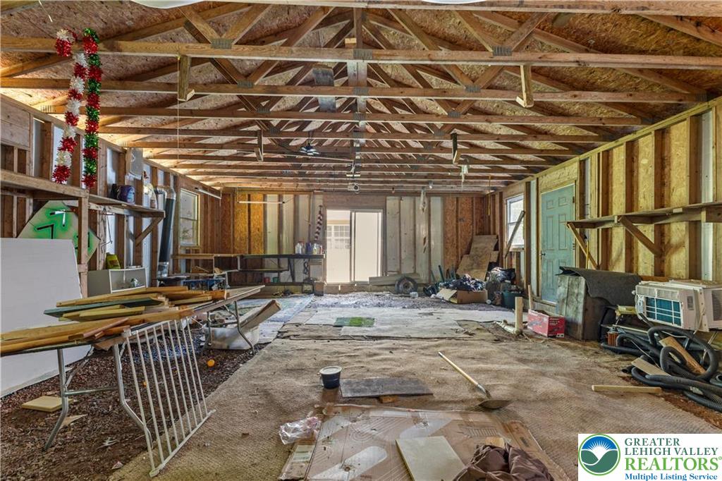 Penn Forest Twp, Pennsylvania 18229, United States, 2 Bedrooms Bedrooms, ,2 BathroomsBathrooms,Residential,Active,205159