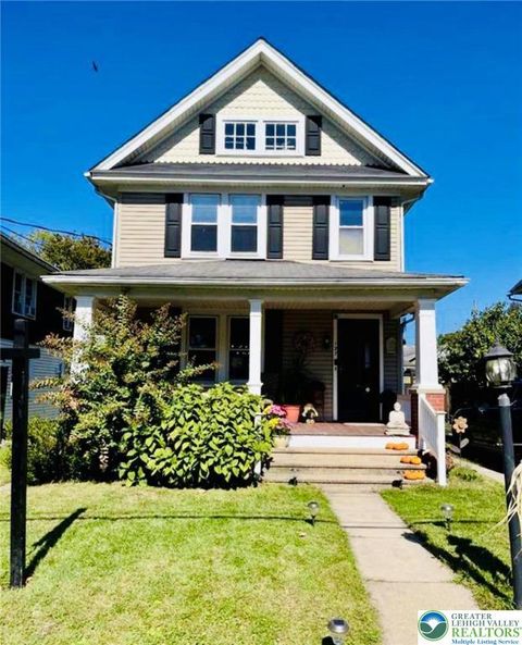 Photo of 127 Sycamore Road, Riegelsville Boro, PA 18077 (MLS # 767271) Photo of 127 Sycamore Road, Riegelsville Boro, PA 18077 (MLS # 767271)