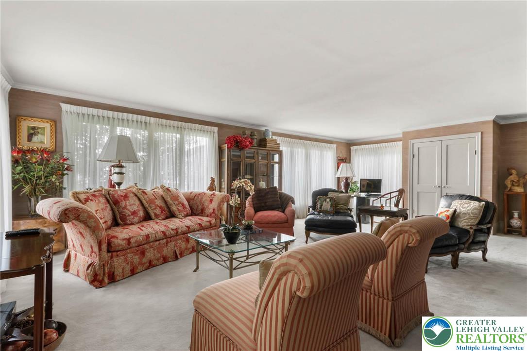 Allentown City, Pennsylvania 18104, United States, 5 Bedrooms Bedrooms, ,4 BathroomsBathrooms,Residential,Active,154280