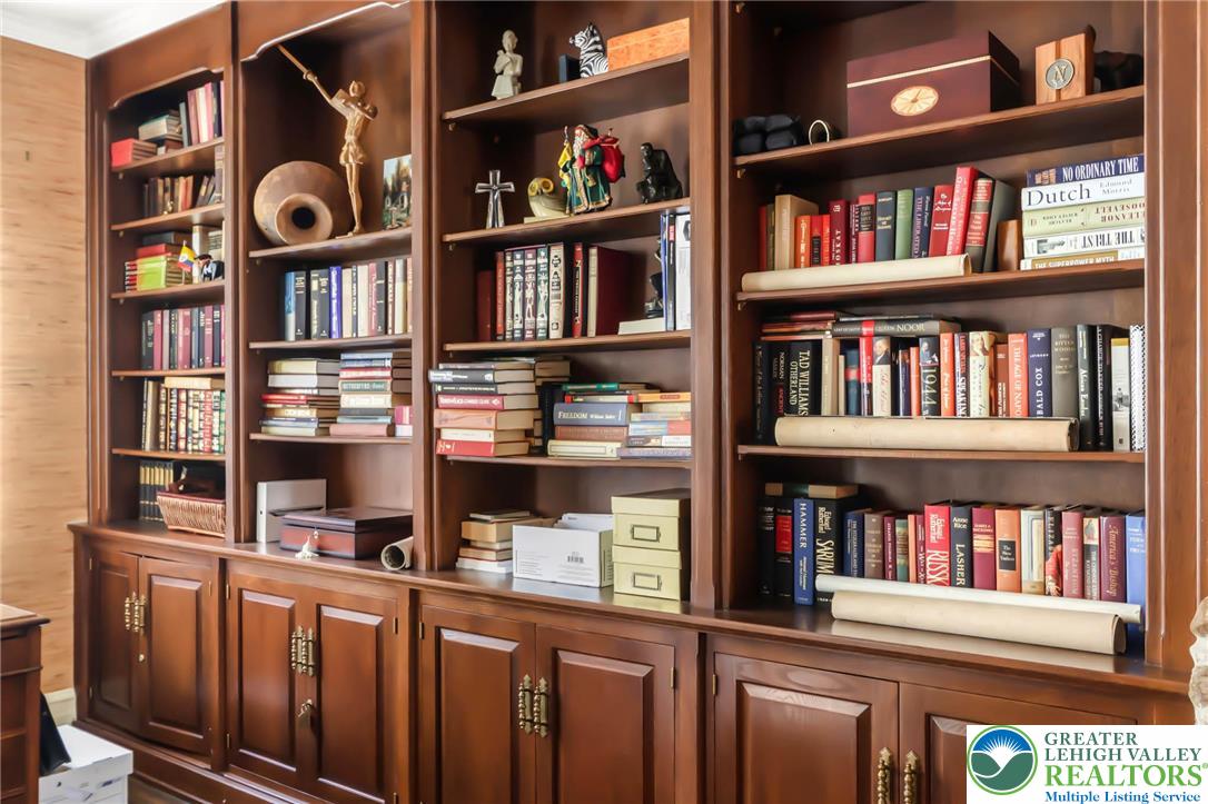 Allentown City, Pennsylvania 18104, United States, 5 Bedrooms Bedrooms, ,4 BathroomsBathrooms,Residential,Active,154280