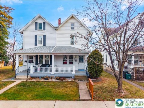 Photo of 29 S 6th Street, Quakertown Boro, PA 18951 (MLS # 770436)