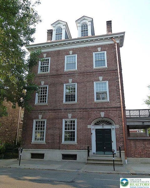 Apartment For Rent - 214 Spring Garden Street #PENTHOUSE<br/> Easton, PA 18042