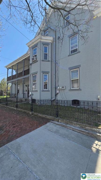 746 Center Street