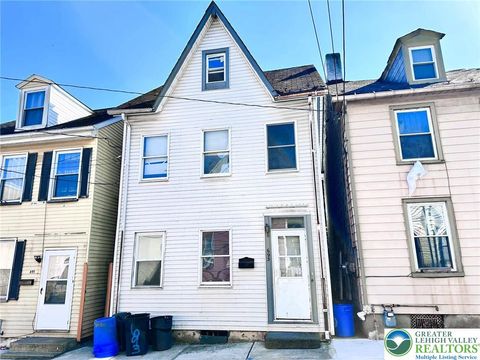 Photo of 693 Pearl Street, Easton, PA 18042 (MLS # 766043) Photo of 693 Pearl Street, Easton, PA 18042 (MLS # 766043)