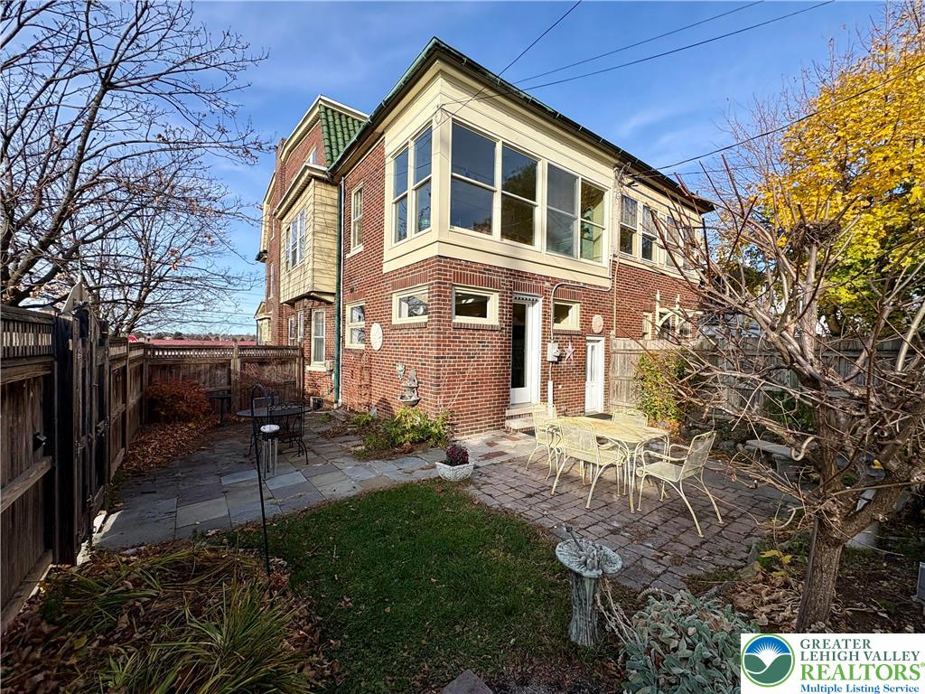 Allentown City, Pennsylvania 18104, United States, 4 Bedrooms Bedrooms, ,3 BathroomsBathrooms,Residential,Active,249519