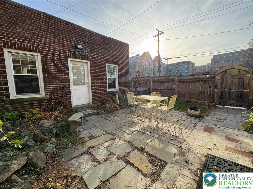 Allentown City, Pennsylvania 18104, United States, 4 Bedrooms Bedrooms, ,3 BathroomsBathrooms,Residential,Active,249519