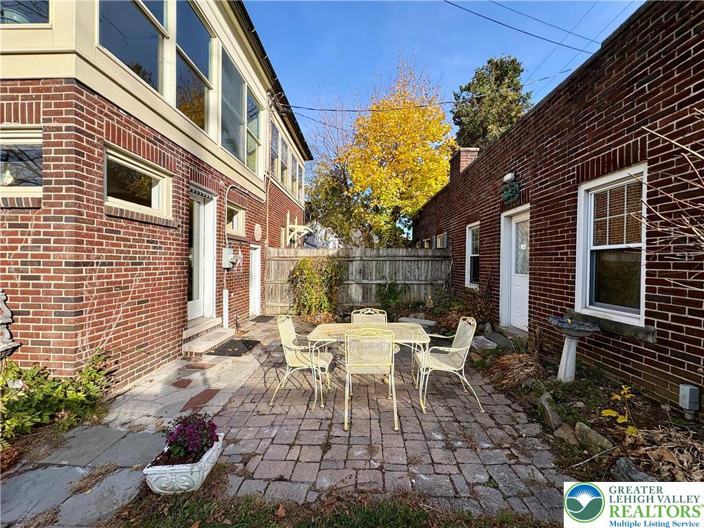 Allentown City, Pennsylvania 18104, United States, 4 Bedrooms Bedrooms, ,3 BathroomsBathrooms,Residential,Active,249519