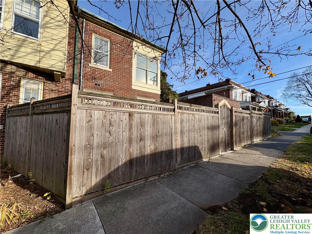 Allentown City, Pennsylvania 18104, United States, 4 Bedrooms Bedrooms, ,3 BathroomsBathrooms,Residential,Active,249519