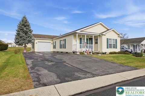 Photo of 727 Kykuit Place, Forks Twp, PA 18040 (MLS # 768712)