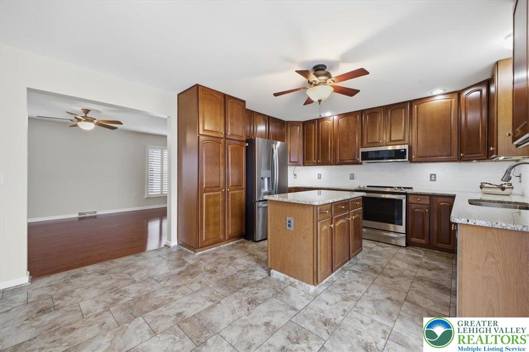 Forks Twp, Pennsylvania 18040, United States, 2 Bedrooms Bedrooms, ,2 BathroomsBathrooms,Residential,Active,248826