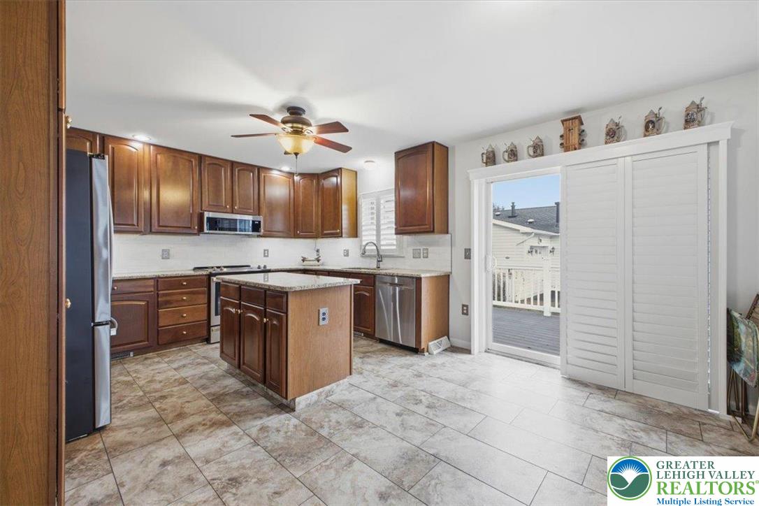 Forks Twp, Pennsylvania 18040, United States, 2 Bedrooms Bedrooms, ,2 BathroomsBathrooms,Residential,Active,248826