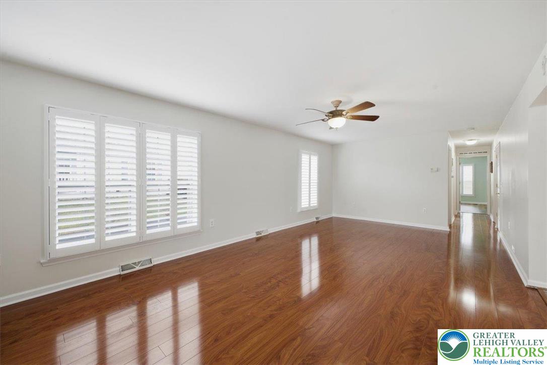 Forks Twp, Pennsylvania 18040, United States, 2 Bedrooms Bedrooms, ,2 BathroomsBathrooms,Residential,Active,248826