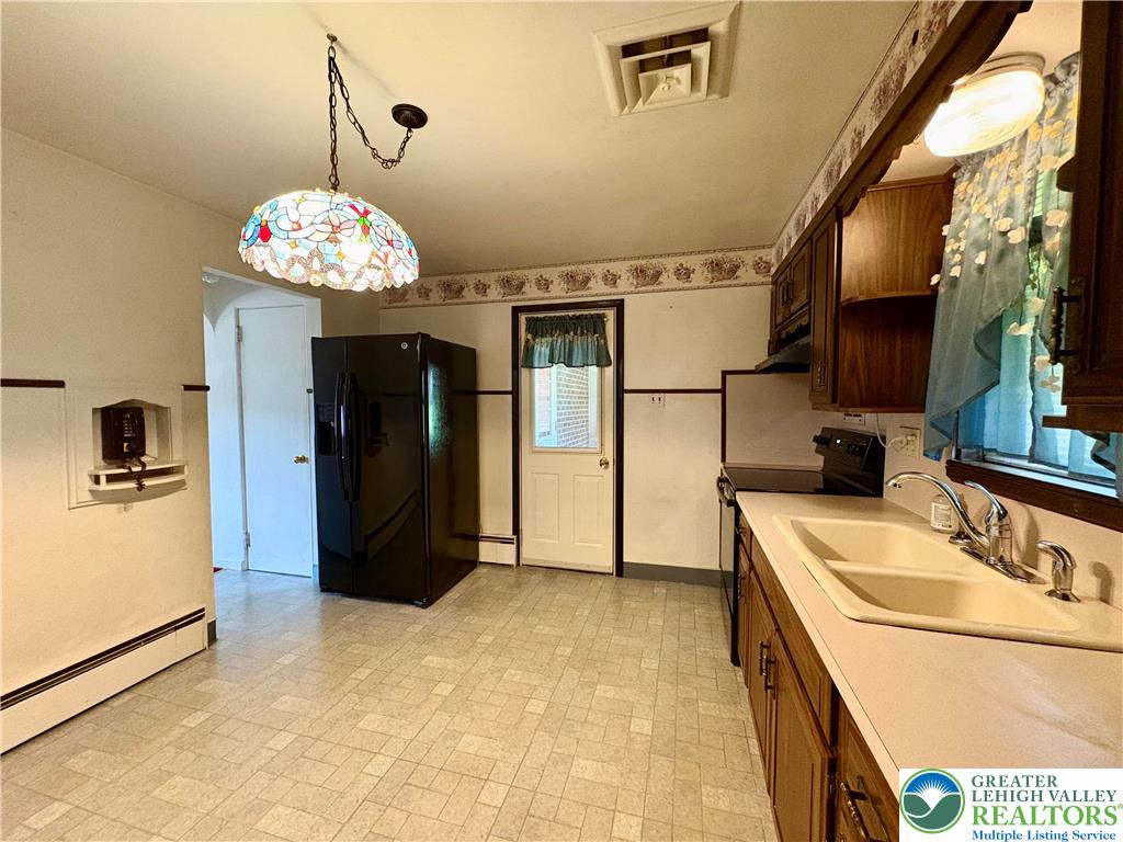 Emmaus Boro, Pennsylvania 18049, United States, 3 Bedrooms Bedrooms, ,2 BathroomsBathrooms,Residential,Active,160559