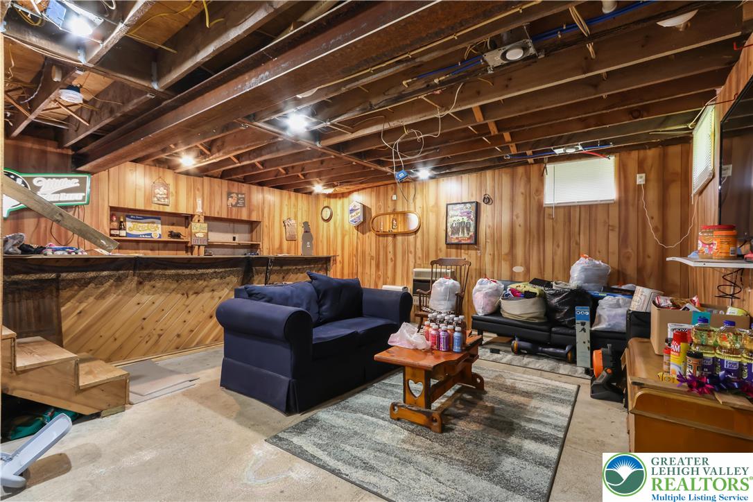 Lower Towamensing Tp, Pennsylvania 18071, United States, 3 Bedrooms Bedrooms, ,2 BathroomsBathrooms,Residential,Active,179507