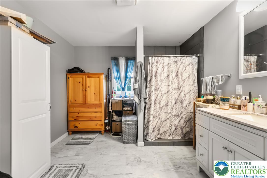 Lower Towamensing Tp, Pennsylvania 18071, United States, 3 Bedrooms Bedrooms, ,2 BathroomsBathrooms,Residential,Active,179507