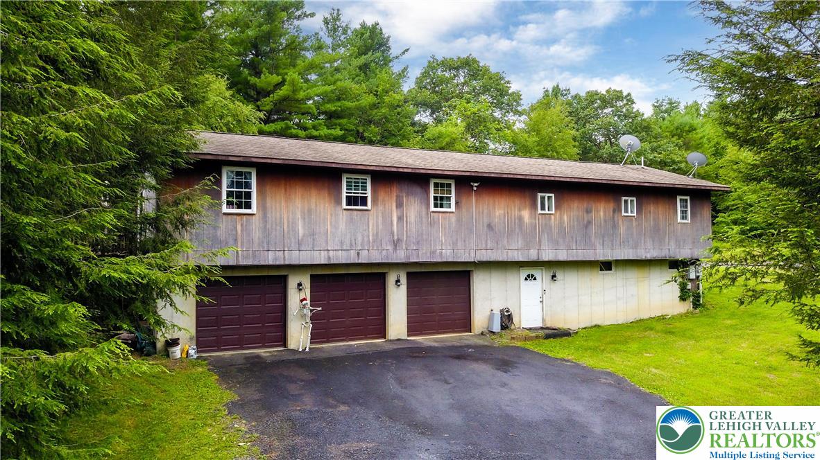 Lower Towamensing Tp, Pennsylvania 18071, United States, 3 Bedrooms Bedrooms, ,2 BathroomsBathrooms,Residential,Active,179507