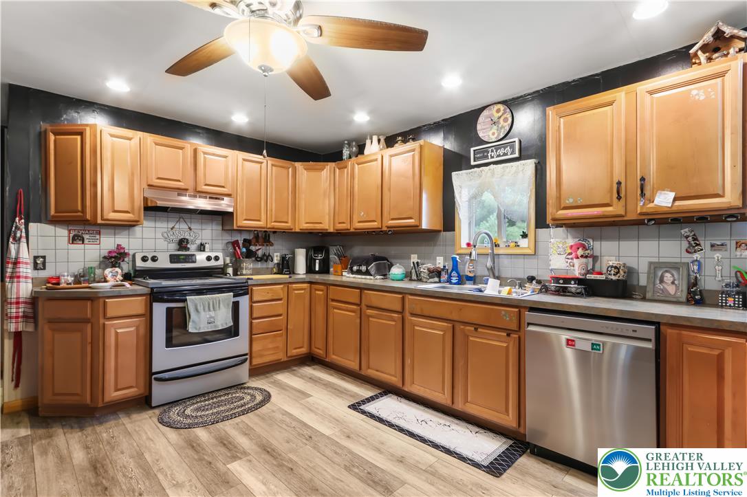 Lower Towamensing Tp, Pennsylvania 18071, United States, 3 Bedrooms Bedrooms, ,2 BathroomsBathrooms,Residential,Active,179507