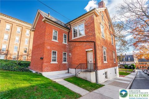 Photo of 426 Heckewelder Place #2, Bethlehem, PA 18018 (MLS # 767587)