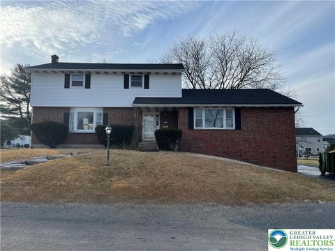 Photo of 36 Hillside Drive, Coopersburg Boro, PA 18036 (MLS # 769961)