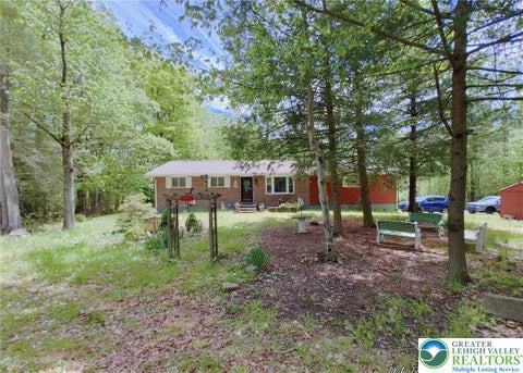 Homes For Sale - 105 Tulip Trail<br/> Tobyhanna Twp, PA 18466