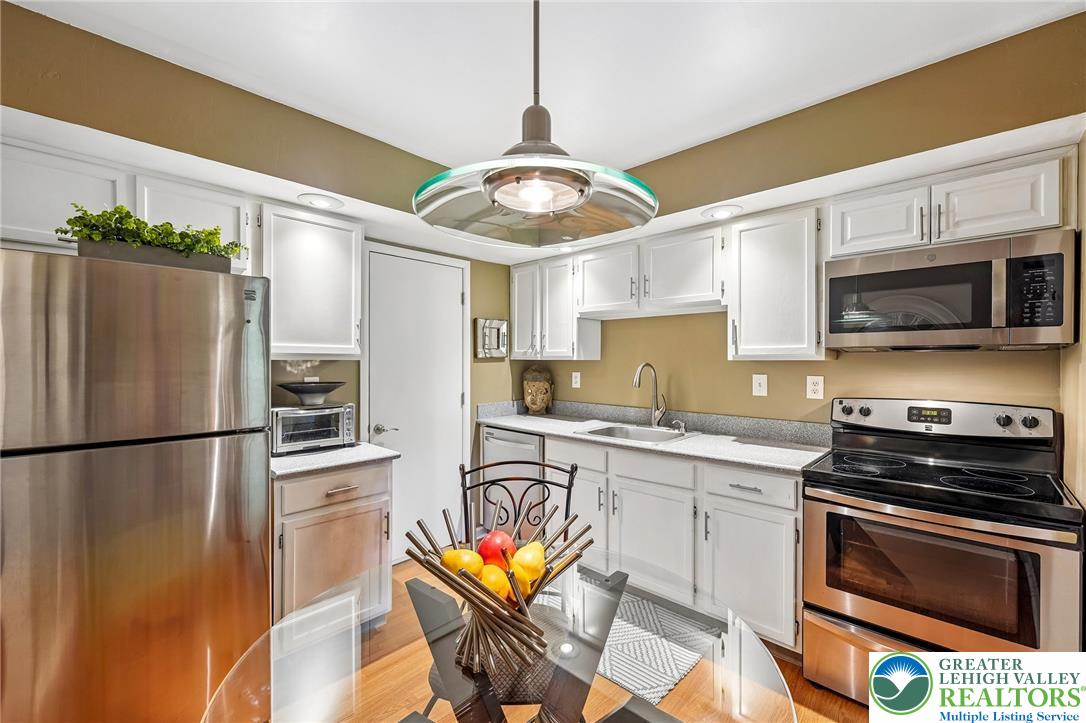 2672 Rolling Green Place