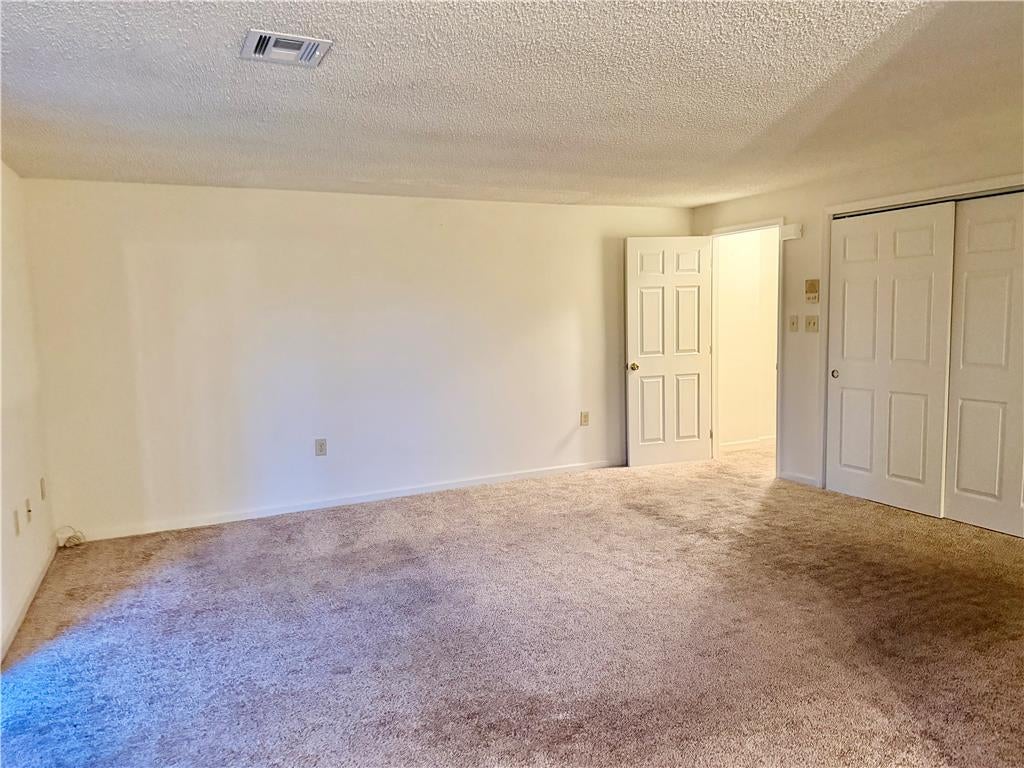 2406 Woodstock Dr B