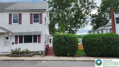 Photo of 118 South Avenue, Jim Thorpe Boro, PA 18229 (MLS # 762906) Photo of 118 South Avenue, Jim Thorpe Boro, PA 18229 (MLS # 762906)