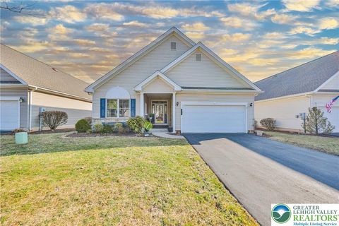 Homes For Sale - 134 Glenmoor Circle<br/> Northampton County, Palmer Twp, PA 18045