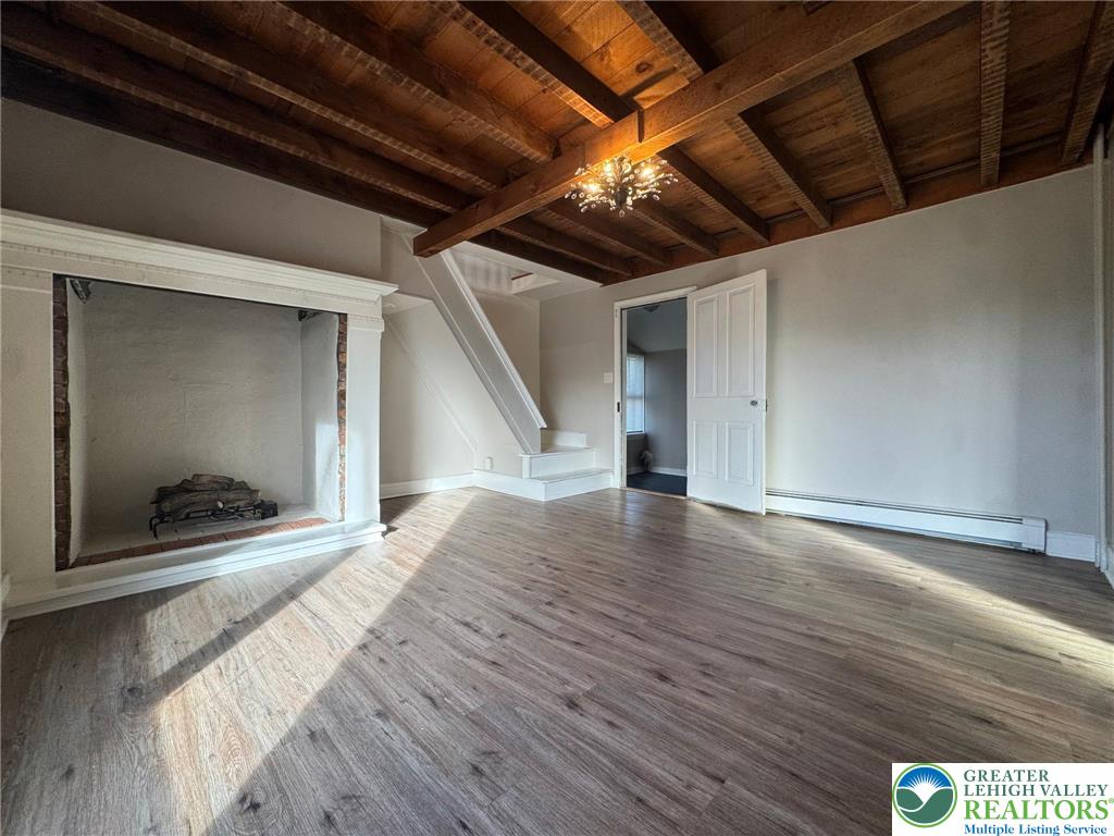 Bath Boro, Pennsylvania 18014, United States, 4 Bedrooms Bedrooms, ,2 BathroomsBathrooms,Residential,Active,251924