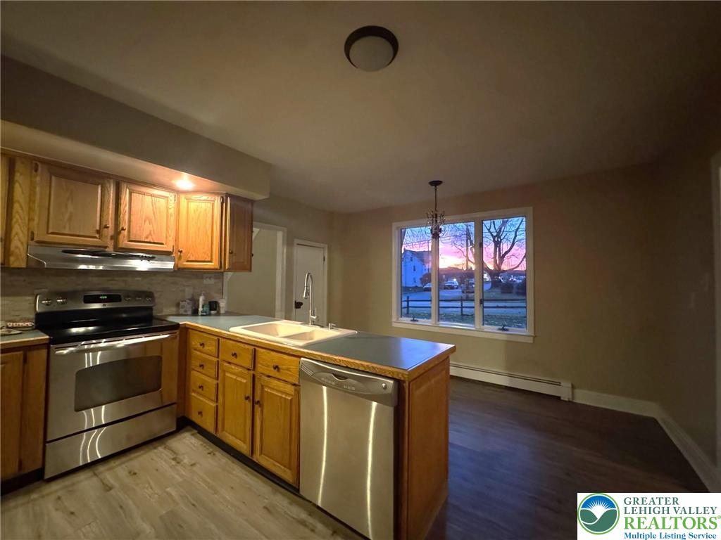 Bath Boro, Pennsylvania 18014, United States, 4 Bedrooms Bedrooms, ,2 BathroomsBathrooms,Residential,Active,251924