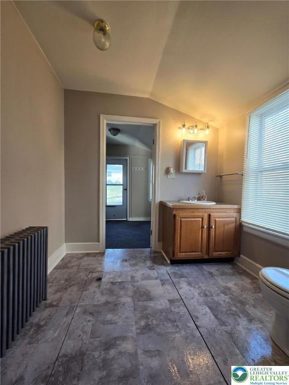 Bath Boro, Pennsylvania 18014, United States, 4 Bedrooms Bedrooms, ,2 BathroomsBathrooms,Residential,Active,251924