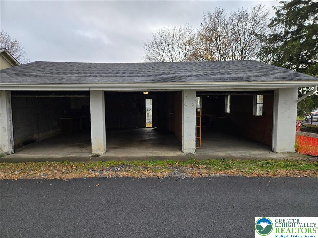 Bath Boro, Pennsylvania 18014, United States, 4 Bedrooms Bedrooms, ,2 BathroomsBathrooms,Residential,Active,251924