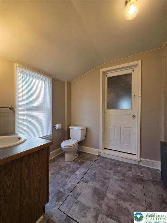 Bath Boro, Pennsylvania 18014, United States, 4 Bedrooms Bedrooms, ,2 BathroomsBathrooms,Residential,Active,251924