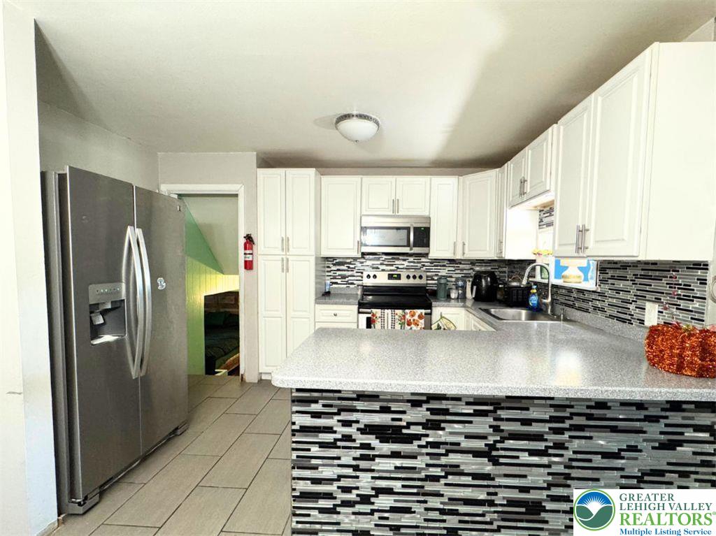 Allentown City, Pennsylvania 18103, United States, 4 Bedrooms Bedrooms, ,2 BathroomsBathrooms,Residential,Active,230292